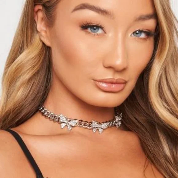 Missguided Jewelry Silver Look Diamante Chain Butterfly